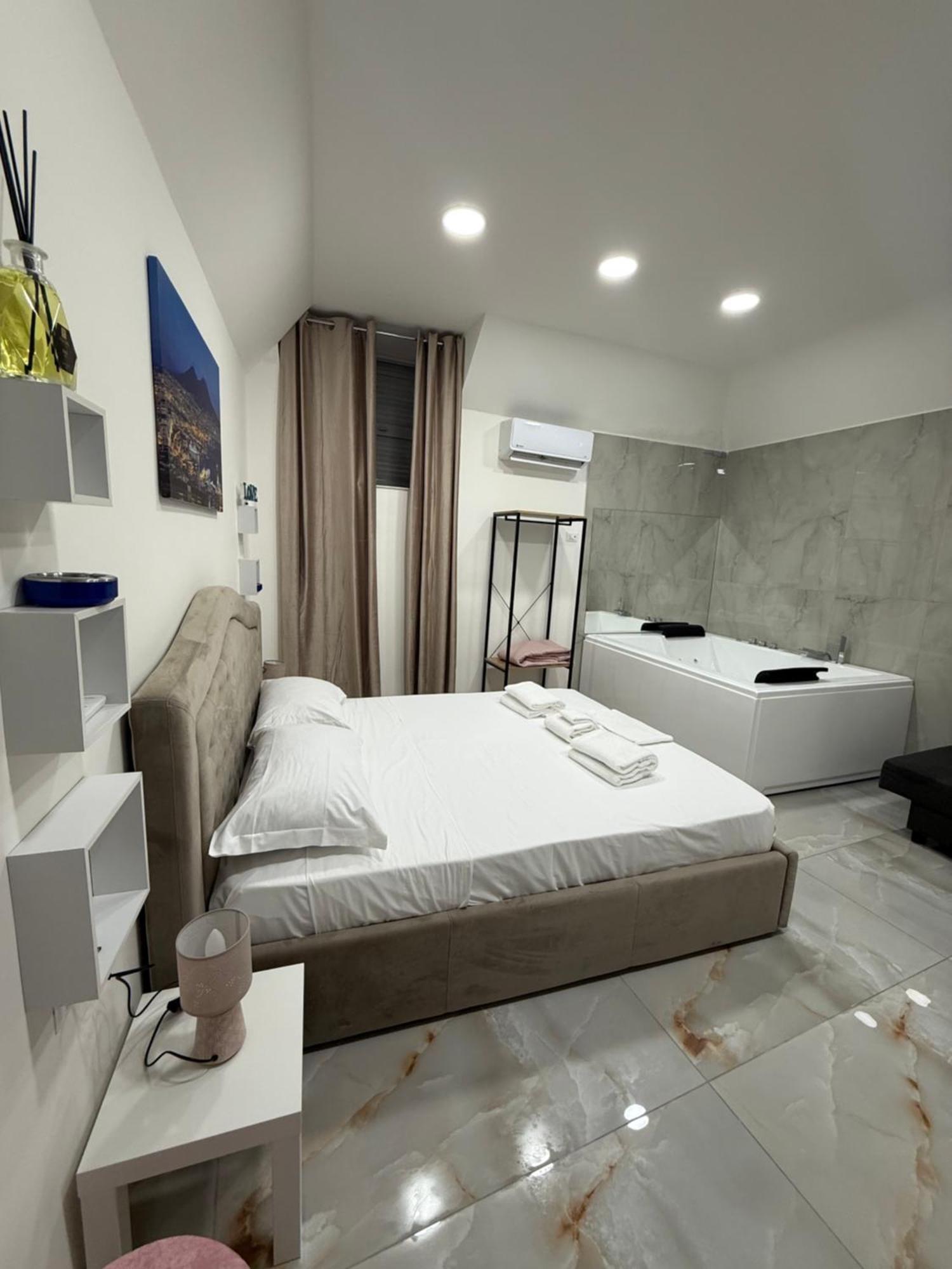 Caracciolo Suites 36 Naples Luaran gambar