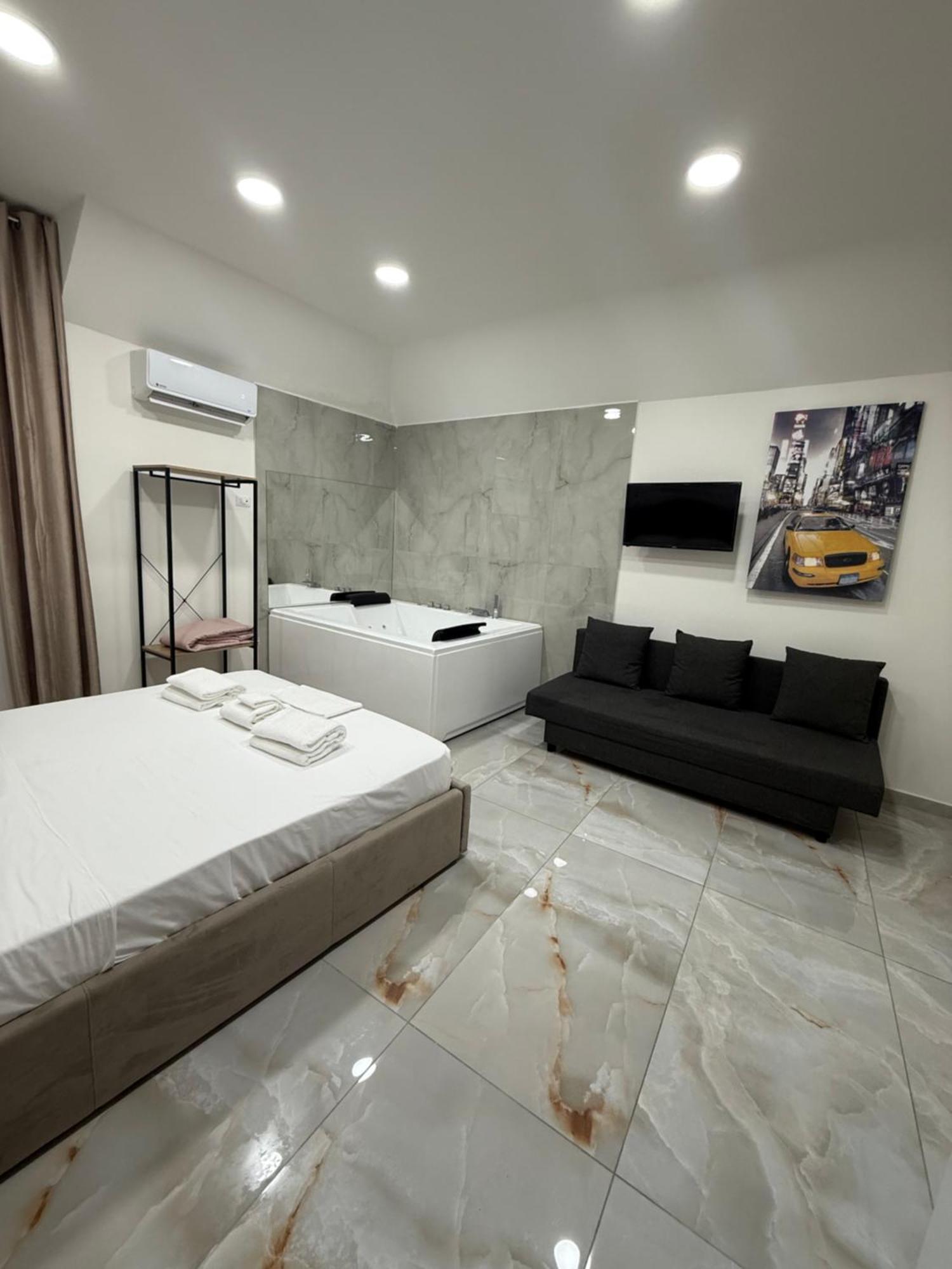 Caracciolo Suites 36 Naples Luaran gambar